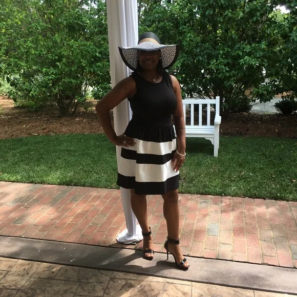 EUC Floppy Brim Hat - Picture 7 of 8